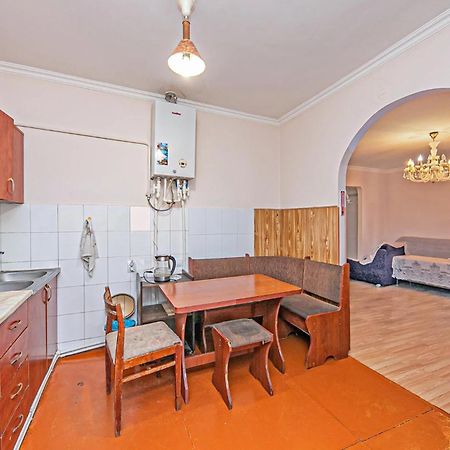Super Location - Shared Bathroom And Kitchen 耶烈万 外观 照片