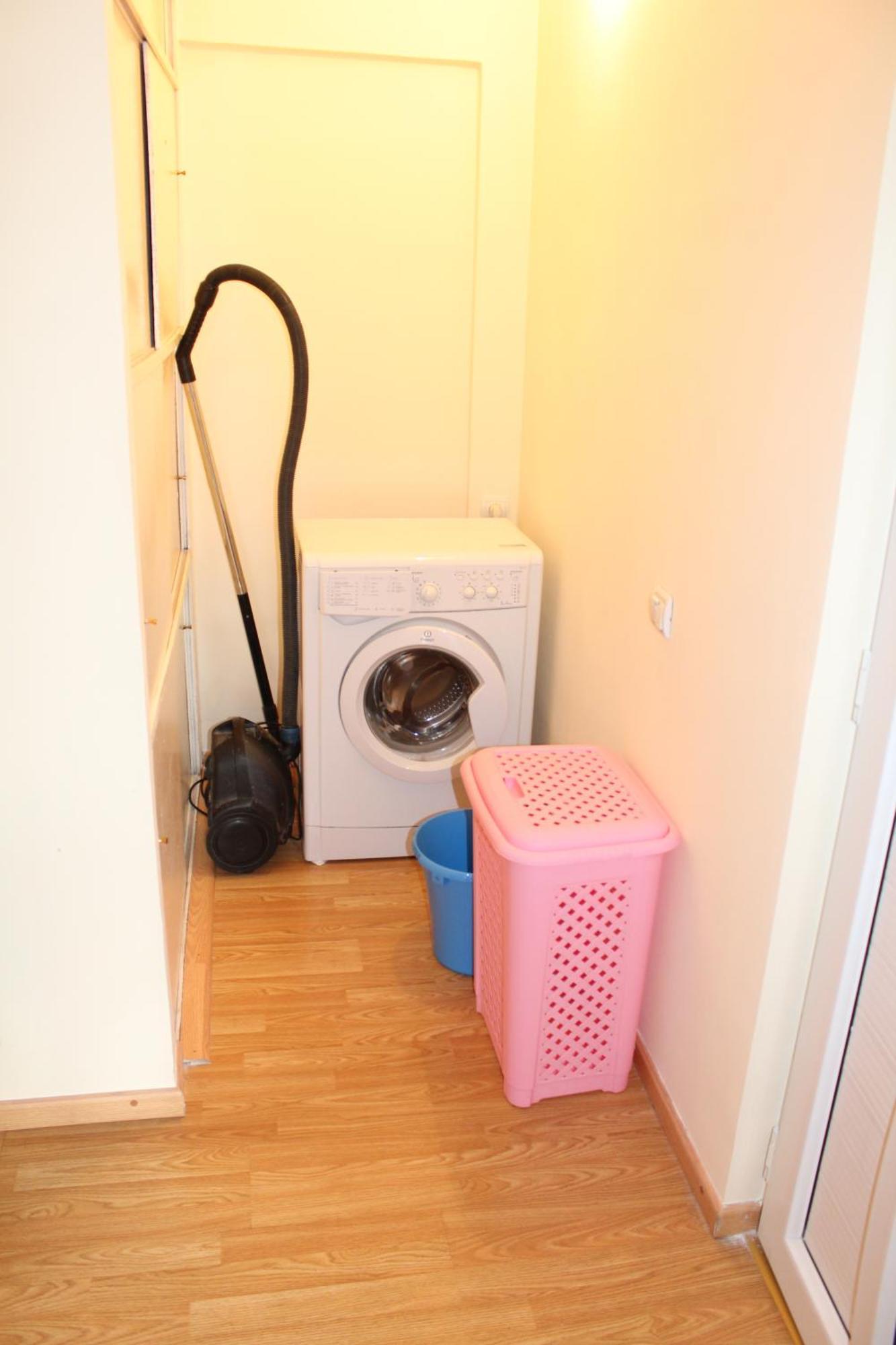 Super Location - Shared Bathroom And Kitchen 耶烈万 外观 照片